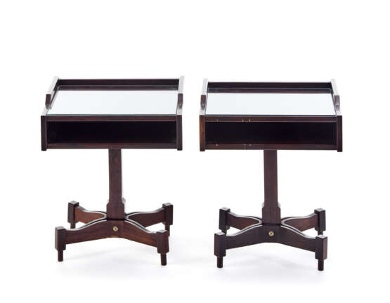 Pair of bedside tables with open compartment. Produced by Sormani, Arosio, 1960s. Wooden frame and glass top. (50x59.7x38 cm.) (slight defects) - photo 1