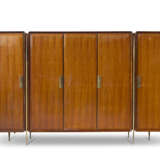 (Attributed) | Five-door cabinet. Turin, 1950s/1960s. Solid and veneered wood, brass tubular uprights, brass handles. (300x185x64 cm.) (slight defects) - фото 2