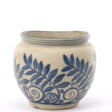 Stoneware vase decorated with geometrized plant motifs in cobalt blue. Mugello, 1920s. Marked in blue under the base: "CHINI. CO - MUGELLO - ITALIA" and signed with the numerals 122 engraved and 2142 in blue. Bearing the symbol of the lattice of San - Now at the auction