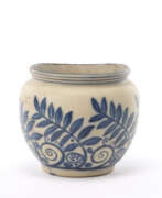 Decor. Stoneware vase decorated with geometrized plant motifs in cobalt blue. Mugello, 1920s. Marked in blue under the base: "CHINI. CO - MUGELLO - ITALIA" and signed with the numerals 122 engraved and 2142 in blue. Bearing the symbol of the lattice of San 