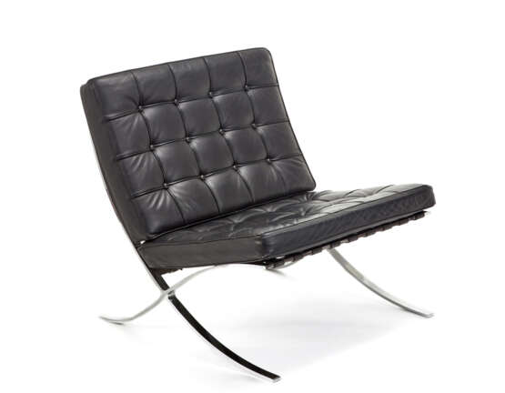Armchair model "Barcelona". Produced by Knoll, Usa, 1970s. Chromed steel and leather. (74.5x74x76 cm.) (minor defects and small restorations) - photo 1