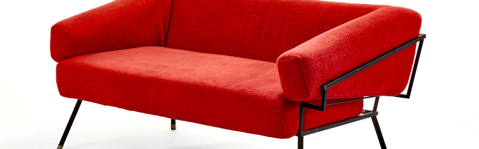 Sofa with tubular frame and black painted metal rod, seat and back upholstered in red synthetic velvet. Italy, 1960s/1970s. (135x68x78 cm.) (slight defects)