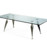 Dining table. Italy, 1990s/2000s. Thick bevelled glass top, steel plate legs, steel rope rods. (239.5x74x99.5 cm.) (defects) - Foto 1