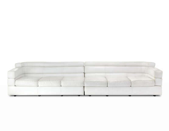 Double modular sofa model "Raffaello". Produced by Zanotta, Nova Milanese, 1980s. White leather. (each module cm 176x75x72) - фото 1