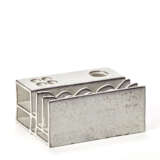 Grey enamelled stoneware desk pen holder. 1970s. (17.5x7.5x12.5 cm.) - Foto 2