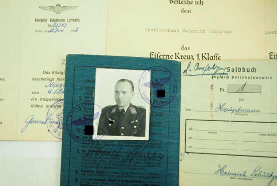 Urkundennachlass eines Oberleutnant des V./ Luftnachrichten-Regiment des Oberbefehlshaber der Luftwaffe. - photo 2