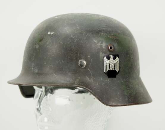 Wehrmacht: Stahlhelm M35 - Doppelemblem. - photo 1