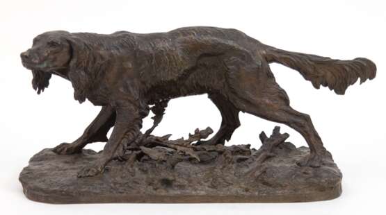 Mêne, Pierre-Jules (1810 Paris- 1879 Paris) "Jagdhund auf naturalistischem Sockel", Bronze braun patiniert, signiert, H. 15 cm, L. 32 cm - Foto 1