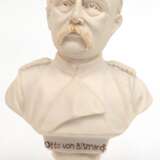 Kleine Büste "Otto von Bismarck", Biskuitporzellan, weiß, H. 15,5 cm - photo 1