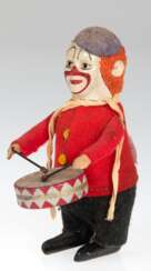 Schuco-Blechspielzeug &quot;Clown mit Trommel&quot;, 1930er Jahre, mechanisch,Schlüssel fehlt, Funktion nicht geprüft, bespielt, H. 11 cm