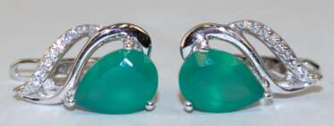 Ohrringe, 925er Silber, smaragdfarbene Achate und Zirkonia, Maße ca. 1,7 x 1.1 cm