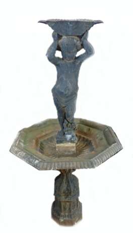 Großer Brunnen, Frankreich 2. Hälfte 19. Jh., Gußeisen, 3-teilig, fachgerechte Reparatur durch Kunstschlosserei, H. 210 cm - Foto 1