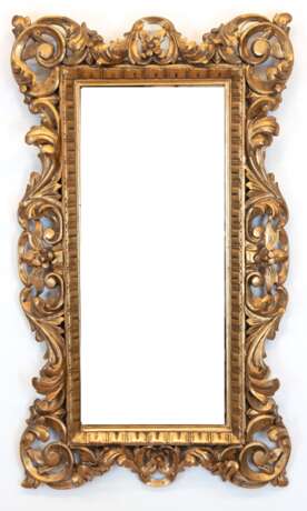 Spiegel im Barockstil, um 1880, Holzrahmen reich durchbrochen geschnitzt, 109x64 cm - фото 1