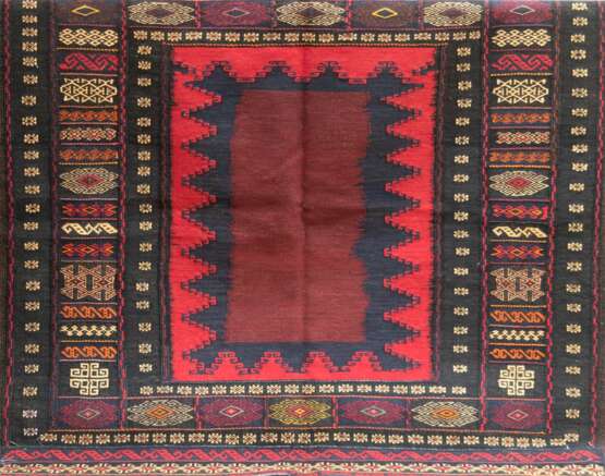 Kelim, Persien, rotgrundig, ornamental gemustert, 133x130 cm - Foto 1