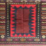 Kelim, Persien, rotgrundig, ornamental gemustert, 133x130 cm - photo 1