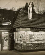 Karl Hugo Schmölz. Karl Hugo Schmölz. Buchhandlung im Kölner Hauptbahnhof in der Weihnachtszeit