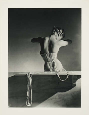 Horst P. Horst. Mainbocher Corset Paris 1939 - photo 1