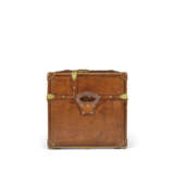 A NATURAL COWHIDE LEATHER IDEAL TRUNK WITH BRASS HARDWARE - photo 4