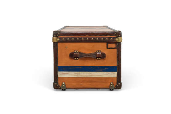 AN ORANGE VUITTONITE CANVAS COURRIER 100 TRUNK WITH BRASS HARDWARE - photo 5