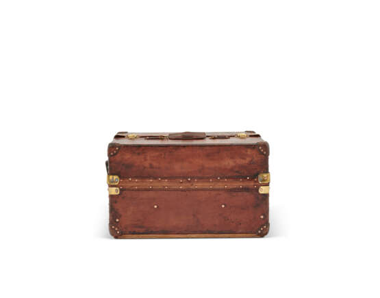 A NATURAL COWHIDE LEATHER IDEAL TRUNK WITH BRASS HARDWARE - Foto 2