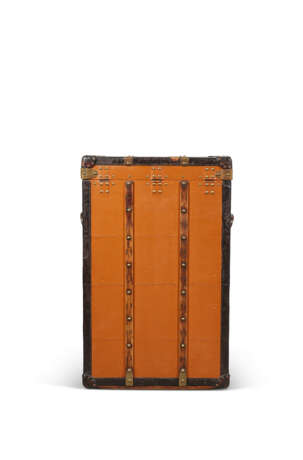 AN ORANGE VUITTONITE CANVAS DESK TRUNK FOR LINEN WITH BRASS HARDWARE - фото 7