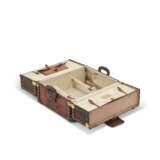 A NATURAL COWHIDE LEATHER IDEAL TRUNK WITH BRASS HARDWARE - Foto 3