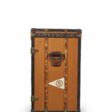 AN ORANGE VUITTONITE CANVAS DESK TRUNK FOR LINEN WITH BRASS HARDWARE - фото 8