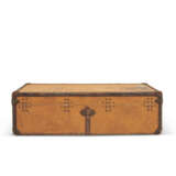 AN ORANGE VUITTONITE CANVAS CABIN 110 TRUNK WITH BRASS HARDWARE - фото 6