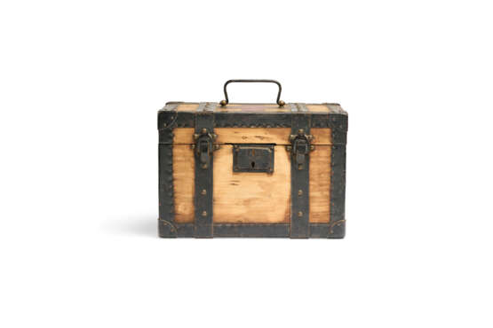 A NATURAL WOODEN FIRST AID KIT TRUNK WITH BLACK LACQUERED IRON HARDWARE - photo 2