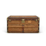 A MONOGRAM CANVAS LADY'S LOW 110 TRUNK WITH BRASS HARDWARE - фото 2