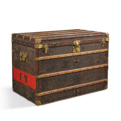 A DAMIER CANVAS LADY'S HIGH 100 TRUNK WITH BRASS HARDWARE