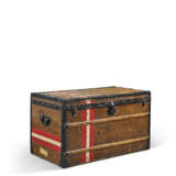 A DAMIER CANVAS MEN LOW 100 TRUNK WITH BRASS HARDWARE - Foto 3