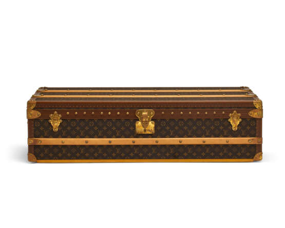 A SPECIAL ORDER MONOGRAM CANVAS CROQUET TRUNK WITH BRASS HARDWARE - фото 3