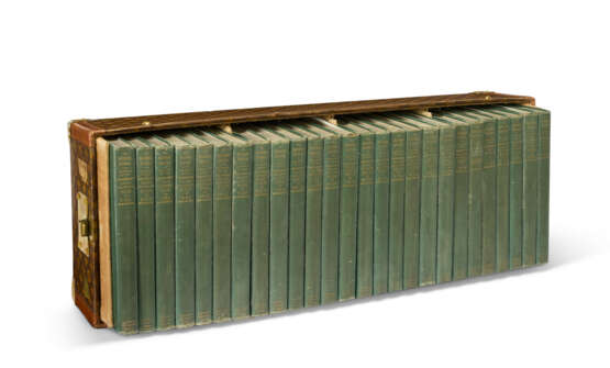 A RARE, MONOGRAM CANVAS LIBRARY TRUNK WITH SET OF 1911 BRITANNICA ENCYCLOPAEDIA WITH BRASS HARDWARE - photo 4