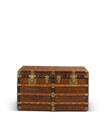 A MONOGRAM CANVAS TRUNK WITH DOORS AND DRAWERS WITH BRASS HARDWARE - фото 2