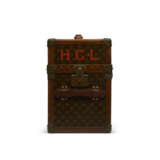 A MONOGRAM CANVAS LIBRARY TRUNK WITH BRASS HARDWARE - фото 6