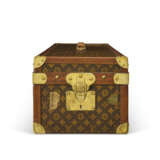 A RARE, MONOGRAM CANVAS LIBRARY TRUNK WITH SET OF 1911 BRITANNICA ENCYCLOPAEDIA WITH BRASS HARDWARE - фото 6