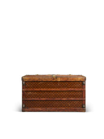 A MONOGRAM CANVAS TRUNK WITH DOORS AND DRAWERS WITH BRASS HARDWARE - фото 9