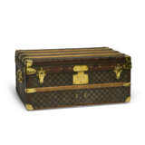 A DAMIER CANVAS CABIN 70 TRUNK WITH BRASS HARDWARE - фото 1