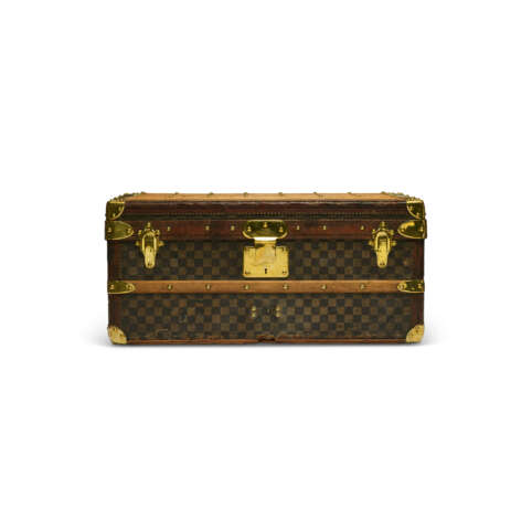 A DAMIER CANVAS CABIN 70 TRUNK WITH BRASS HARDWARE - фото 2