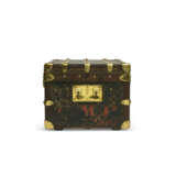 A DAMIER CANVAS CABIN 70 TRUNK WITH BRASS HARDWARE - фото 6