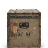 A GRIS TRIANON COATED CANVAS TRUNK WITH BLACK LACQUERED IRON HARDWARE - фото 5