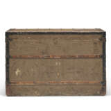 A GRIS TRIANON COATED CANVAS TRUNK WITH BLACK LACQUERED IRON HARDWARE - фото 6