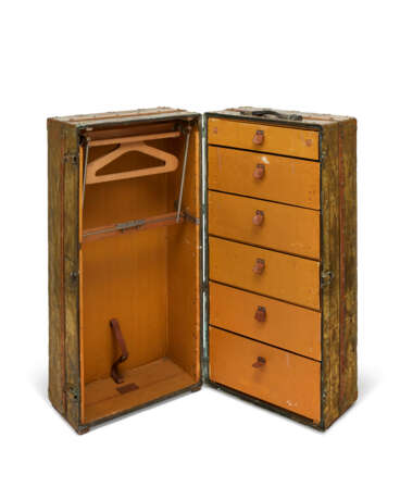 A RARE, HERMETIC COPPER EXPLORER WARDROBE TRUNK WITH BRASS HARDWARE - photo 4