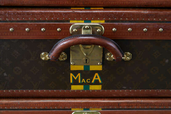 A GROUP OF THREE: A MONOGRAM CANVAS LEATHER BLISTEN 75 & TWO ALZER 75 SUITCASES WITH BRASS HARDWARE - photo 11
