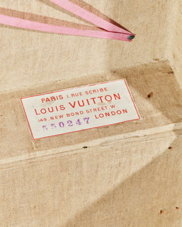 A GREEN VUITTONITE CANVAS COURRIER 90 TRUNK WITH BLACK LACQUERED IRON HARDWARE - photo 8
