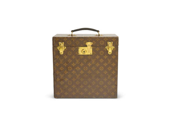 A MONOGRAM CANVAS LP RECORDS TRUNK WITH BRASS HARDWARE - photo 2