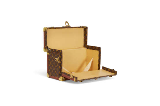 A GROUP OF TWO: A MONOGRAM CANVAS LIBRARY TRUNK & SUITCASE WITH BRASS HARDWARE - photo 10