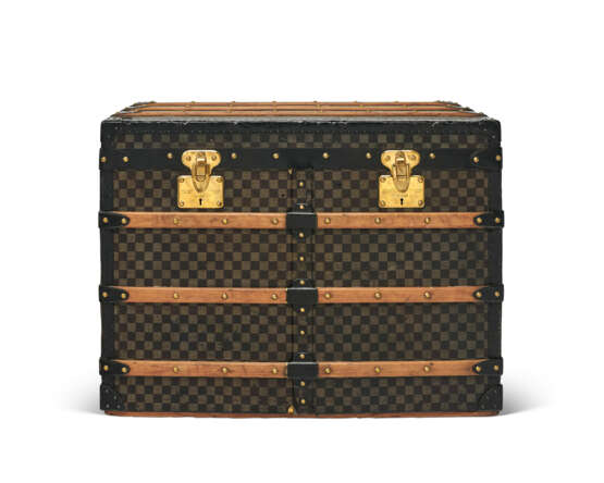 A DAMIER CANVAS TRUNK WITH DOORS AND DRAWERS WITH BRASS HARDWARE - photo 3