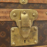 A MONOGRAM CANVAS DESK TRUNK WITH DOORS AND DRAWERS WITH BRASS HARDWARE - Foto 8